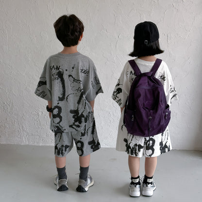 【D4040919】夏季款 兒童套裝字母塗鴉套裝 短袖短褲兩件套-2色
