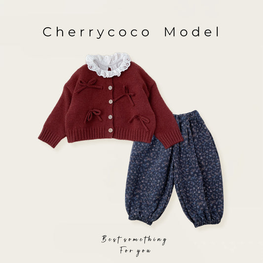  【D4112214】Cherrycoco新年款可愛蝴蝶結毛衣外套+內搭蕾絲領上衣+碎花褲三件套，適合90-140cm女童，秋冬時尚Baby Parks 童裝批發 Baby Parks 童裝批發