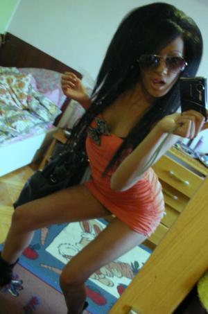 Maja, 23