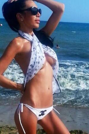 Astrid, 34