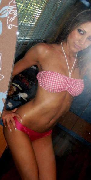 Mia, 35