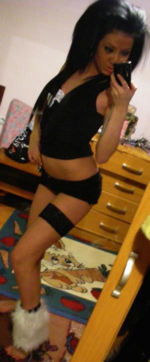 Maja, 24
