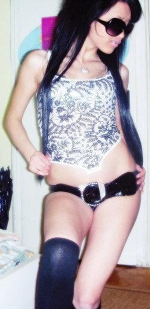 Nora, 33