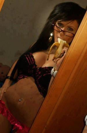 Emilie, 35
