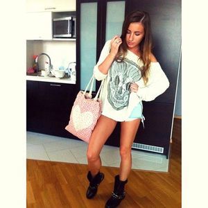 Eline, 39
