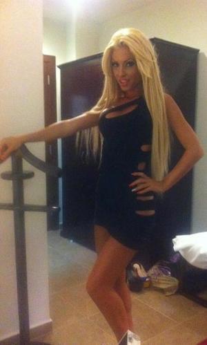 Rebekka, 30